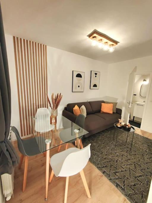 Joli Appartement Au Pied Du Tramway Bezons Exterior foto