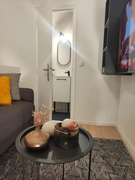 Joli Appartement Au Pied Du Tramway Bezons Exterior foto